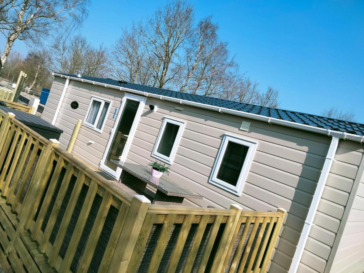 Bj Chalets - De Rug 1 - Vakantiepark Lauwersoog - Luxe Chalet Met Vaatwasser! Vroege Incheck! 외부 사진