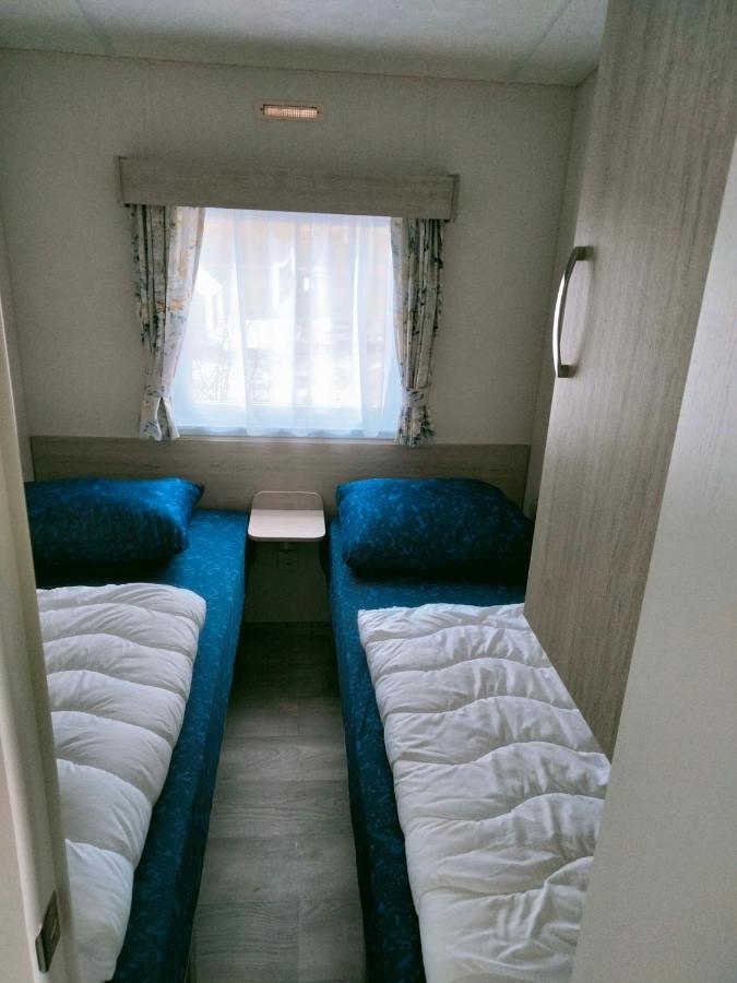 Bj Chalets - De Rug 1 - Vakantiepark Lauwersoog - Luxe Chalet Met Vaatwasser! Vroege Incheck! 외부 사진