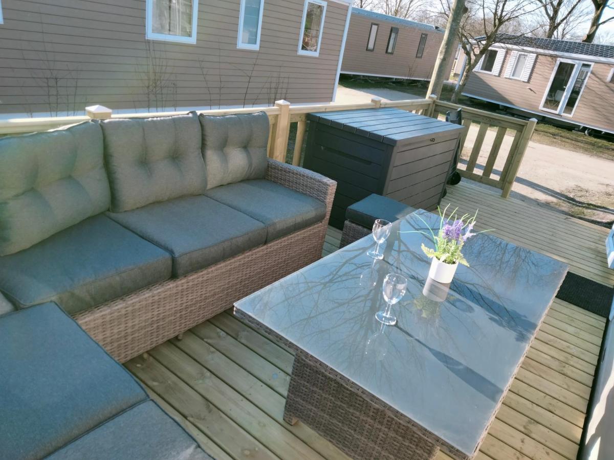 Bj Chalets - De Rug 1 - Vakantiepark Lauwersoog - Luxe Chalet Met Vaatwasser! Vroege Incheck! 외부 사진